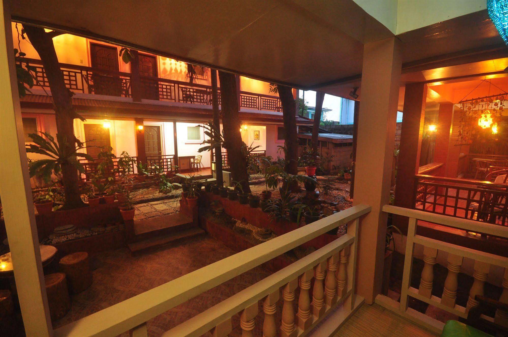Lola Itang Pension House Tiniguiban Dış mekan fotoğraf
