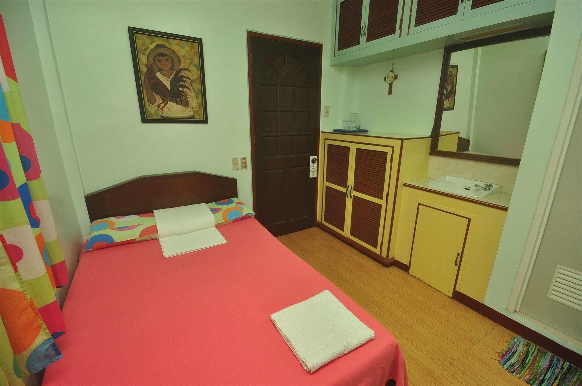Lola Itang Pension House Tiniguiban Dış mekan fotoğraf