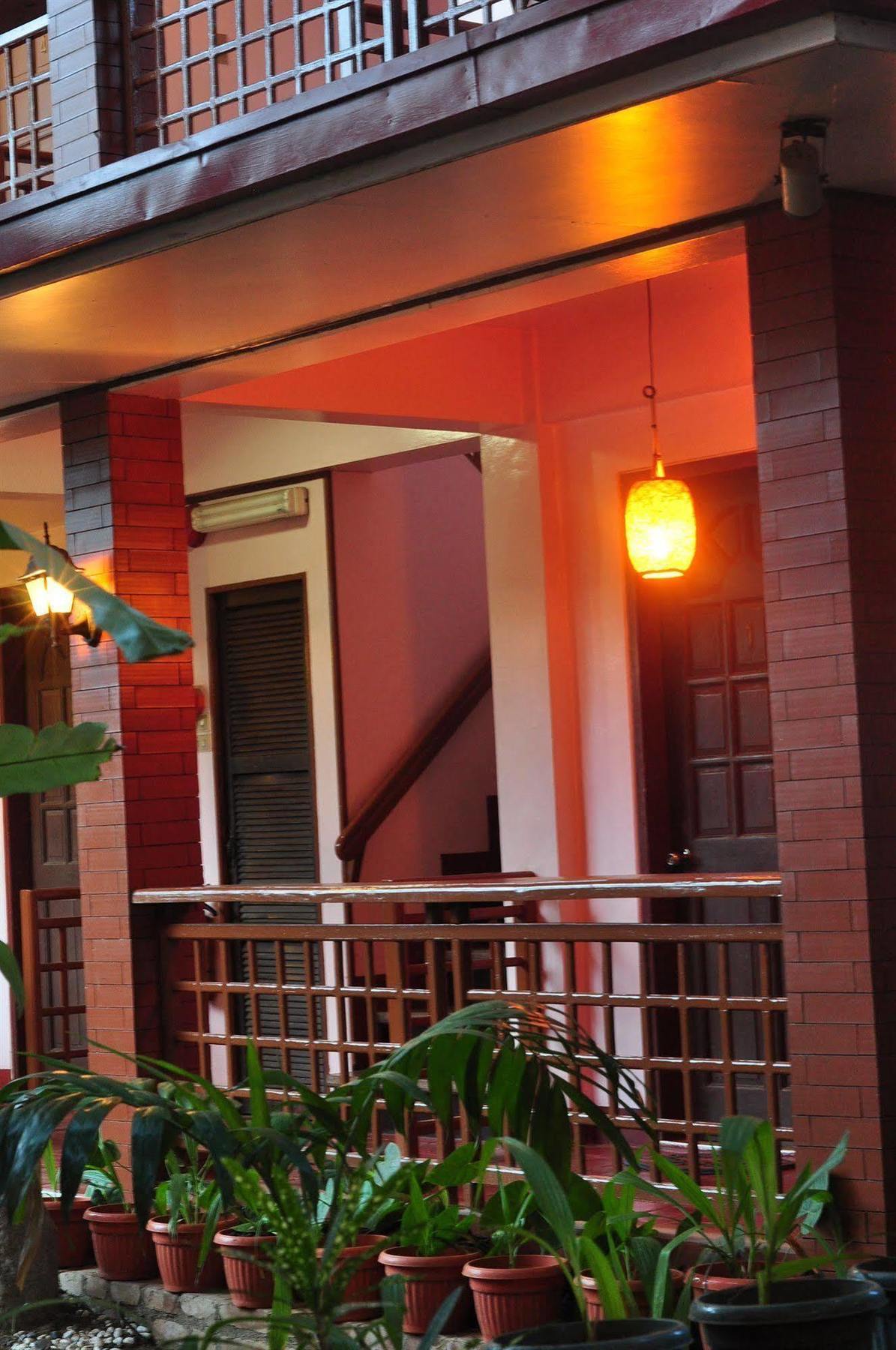Lola Itang Pension House Tiniguiban Dış mekan fotoğraf