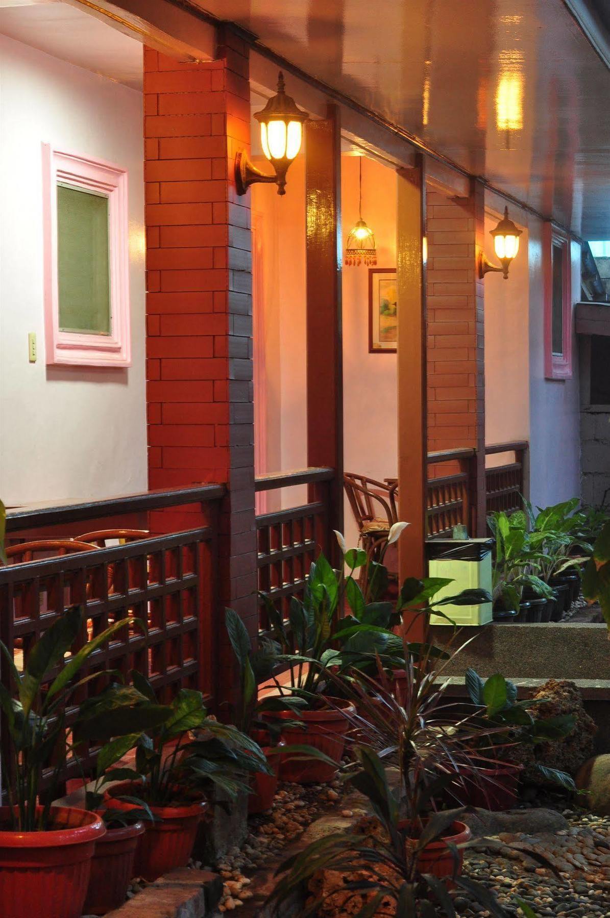 Lola Itang Pension House Tiniguiban Dış mekan fotoğraf