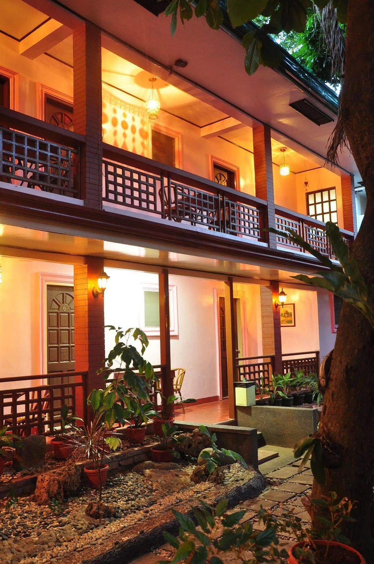 Lola Itang Pension House Tiniguiban Dış mekan fotoğraf